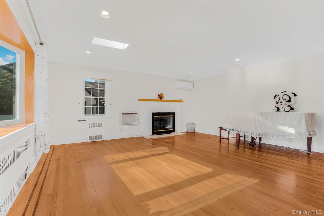 15 Broadway - Photo 4 of 26