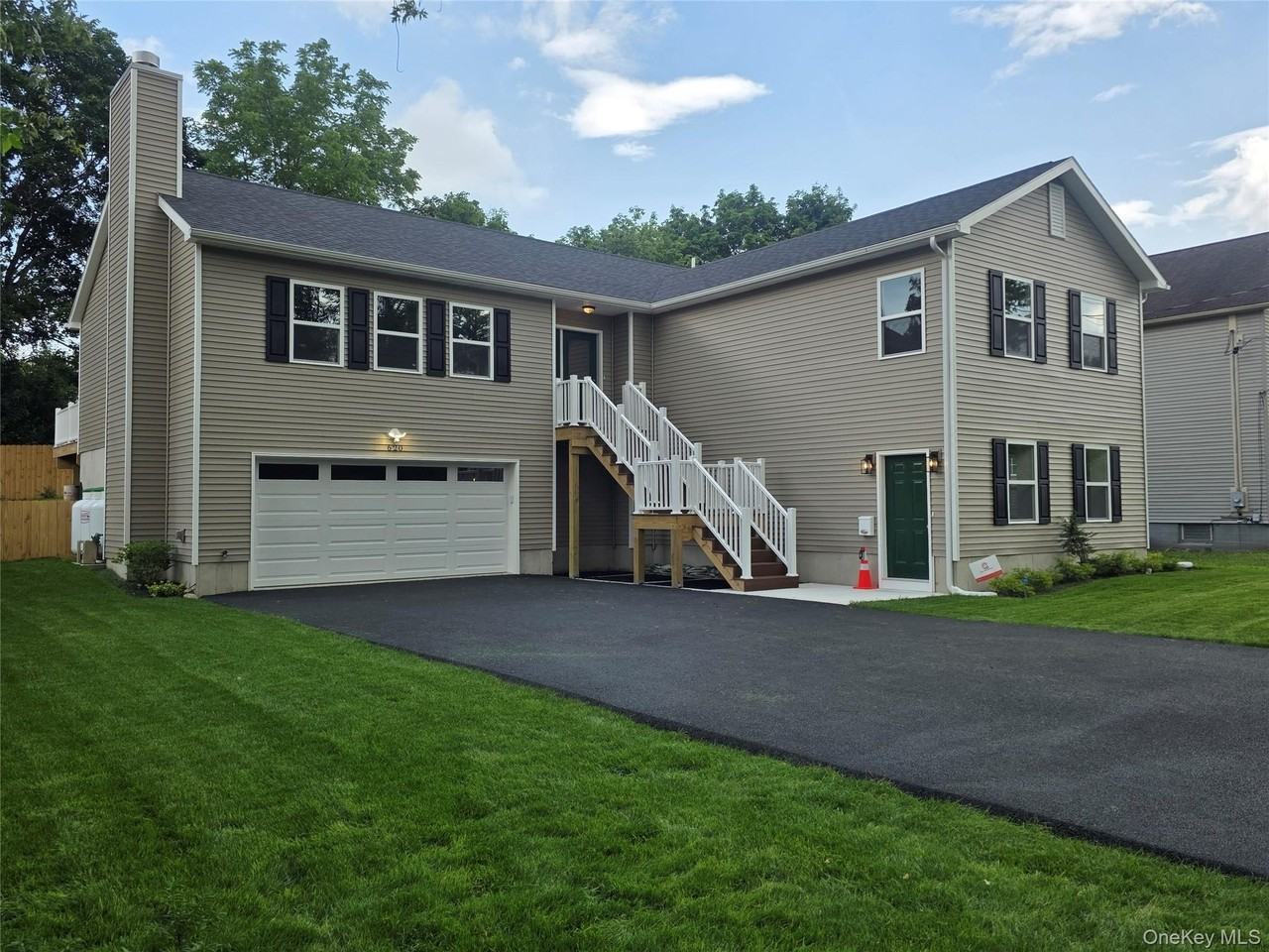 620 Homestead Ave - Photo 2 of 50