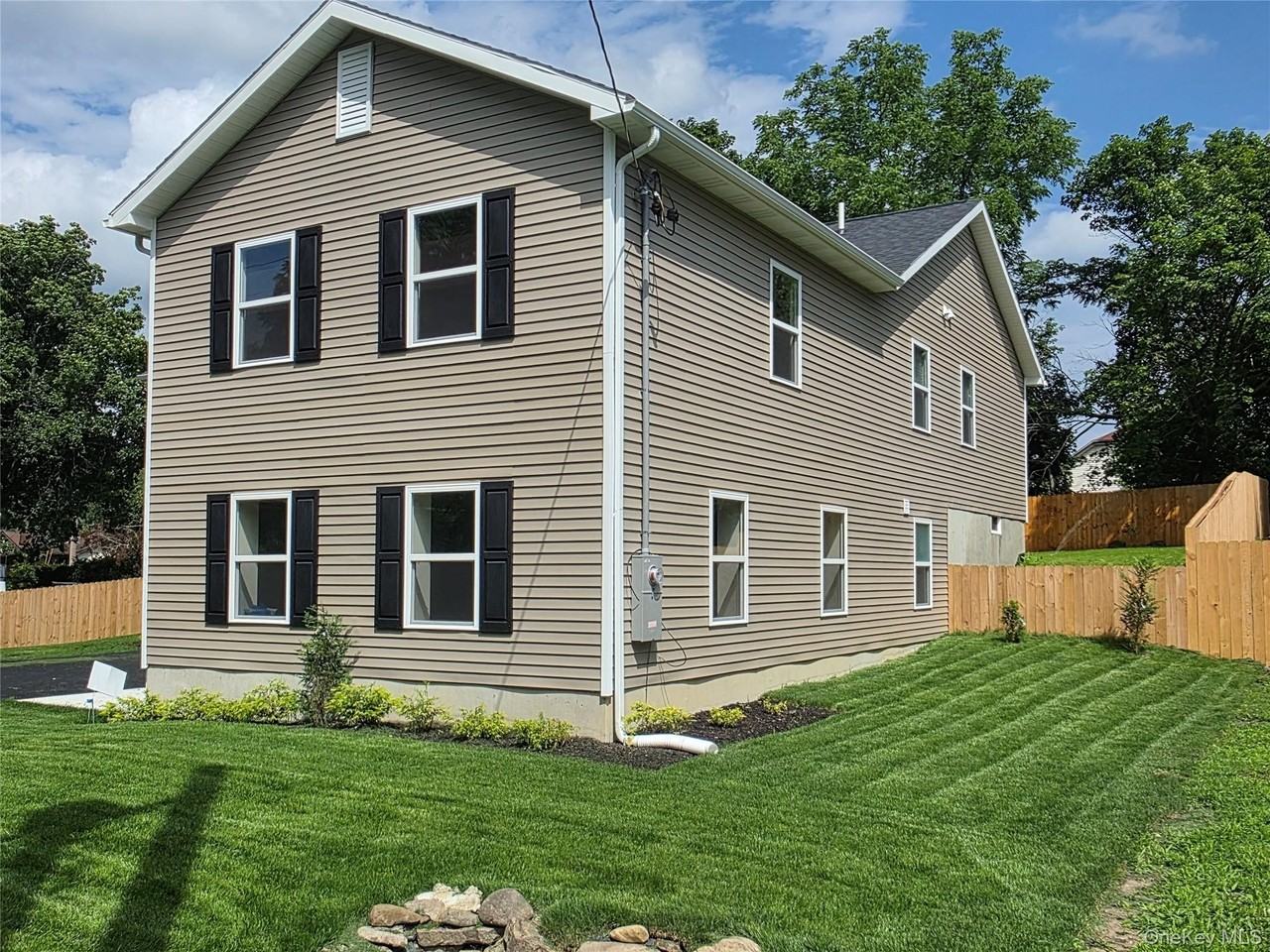 620 Homestead Ave - Photo 3 of 50