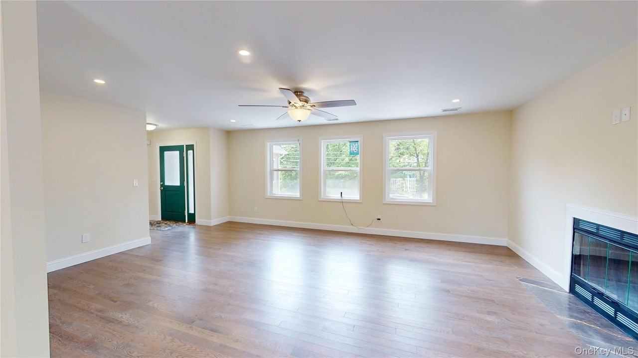 620 Homestead Ave - Photo 5 of 50