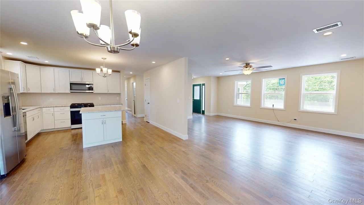 620 Homestead Ave - Photo 7 of 50
