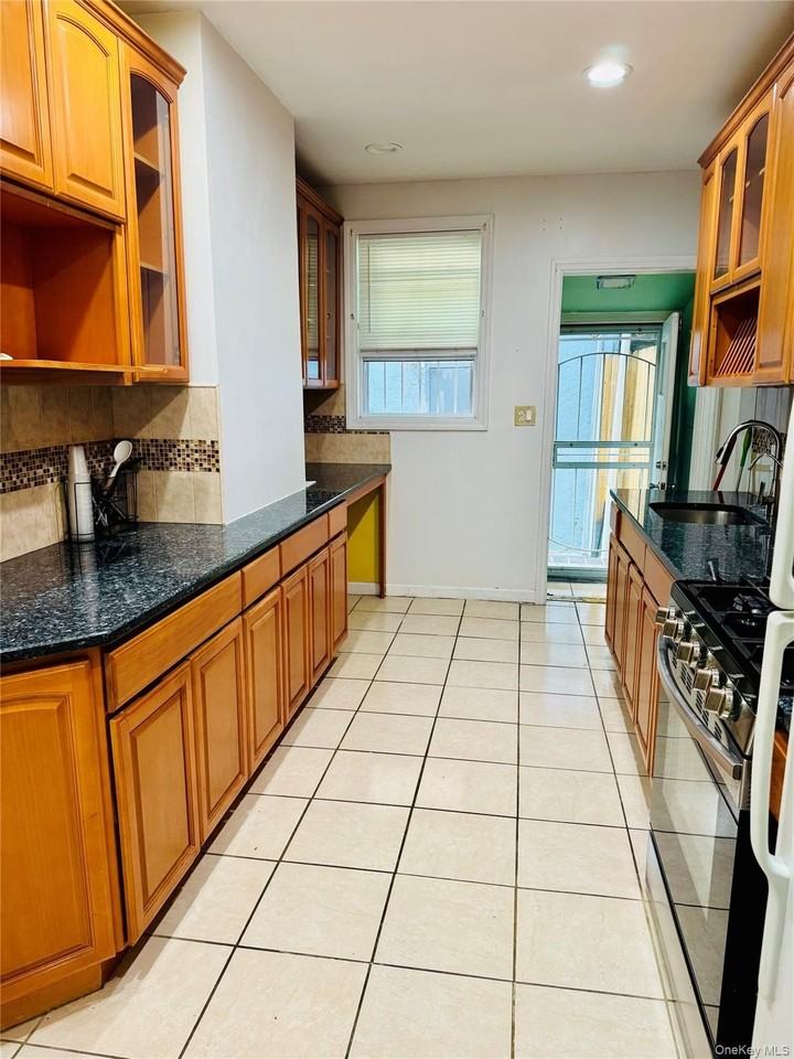 168-29 89th Ave #1stFL - Photo 4 of 8