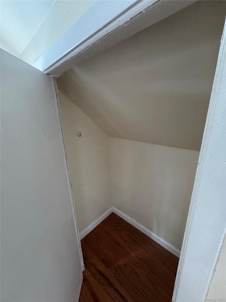 17130 111th Ave #2ndFL - Photo 3 of 6