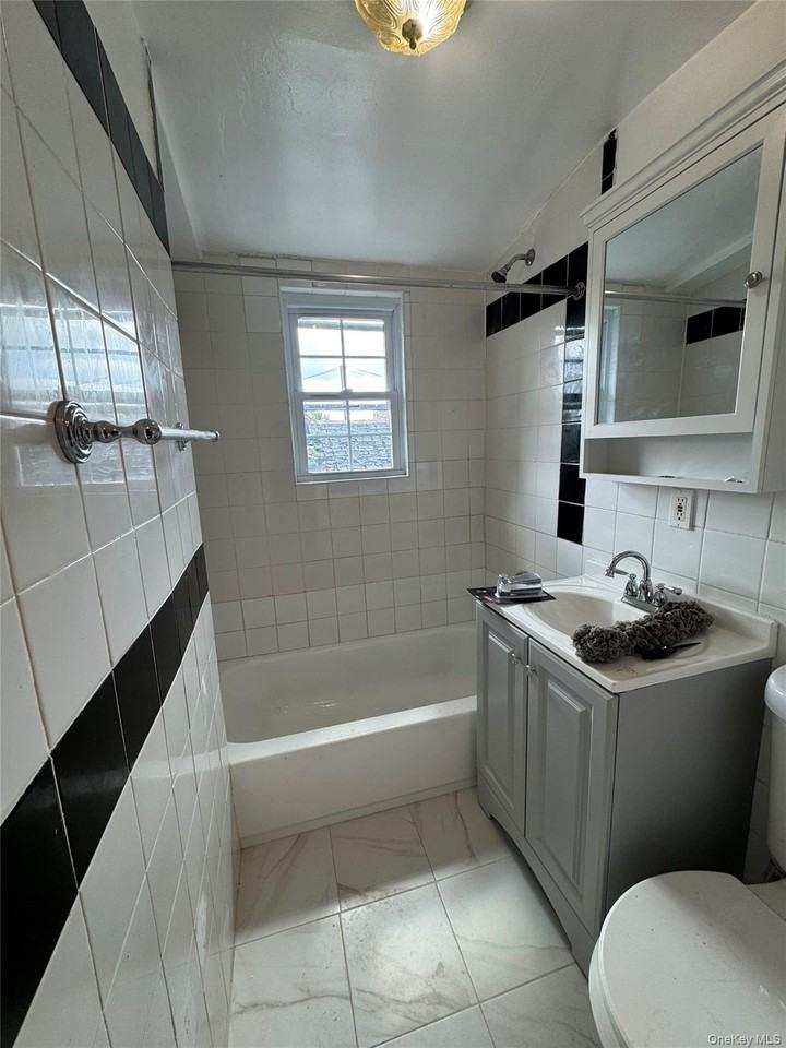 17130 111th Ave #2ndFL - Photo 4 of 6