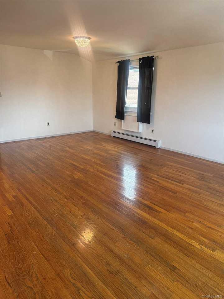 14487 176th St - Photo 3 of 16