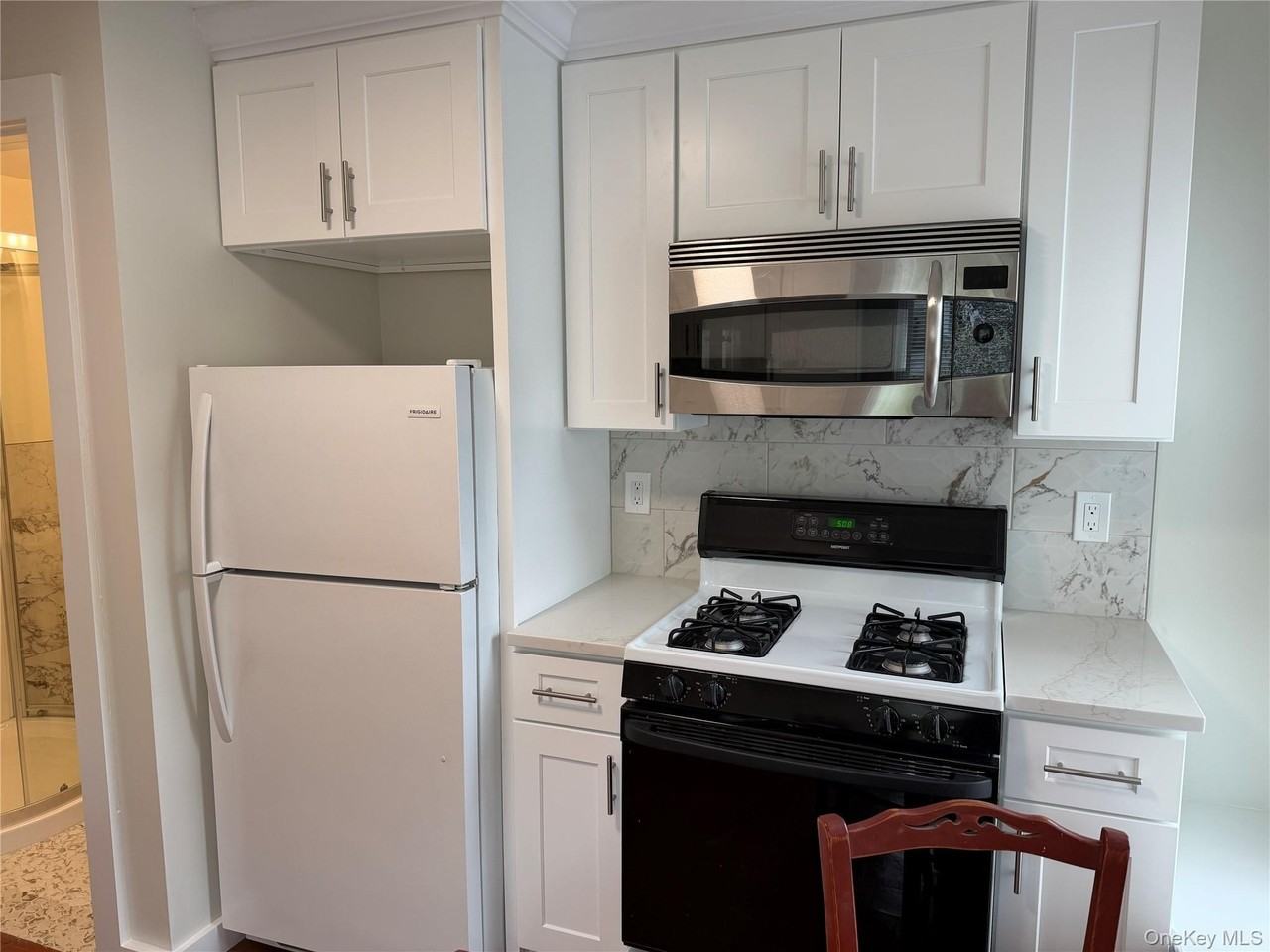 20 Campwoods Rd #2R - Photo 7 of 14