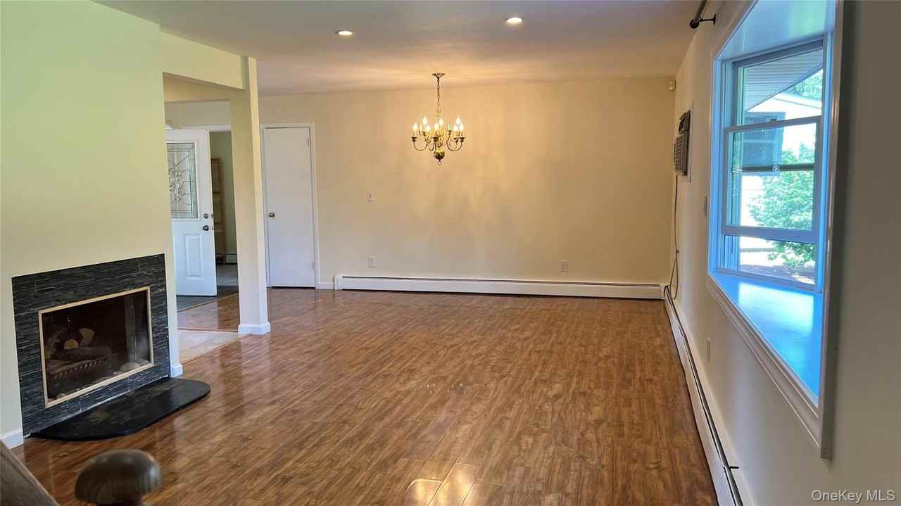 43 Flagstone Ln - Photo 4 of 19