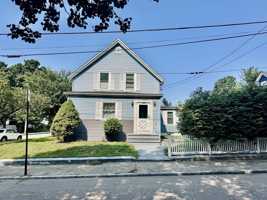 featured image of 93 Parker St #2