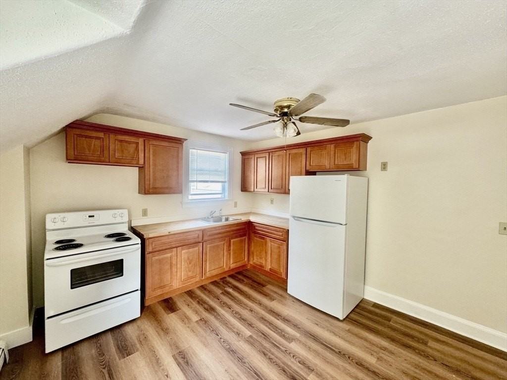 93 Parker St #2 - Photo 3 of 19