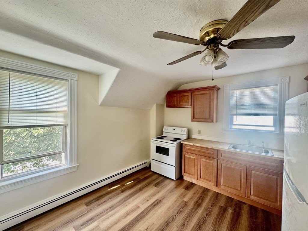 93 Parker St #2 - Photo 4 of 19
