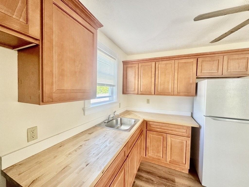 93 Parker St #2 - Photo 6 of 19