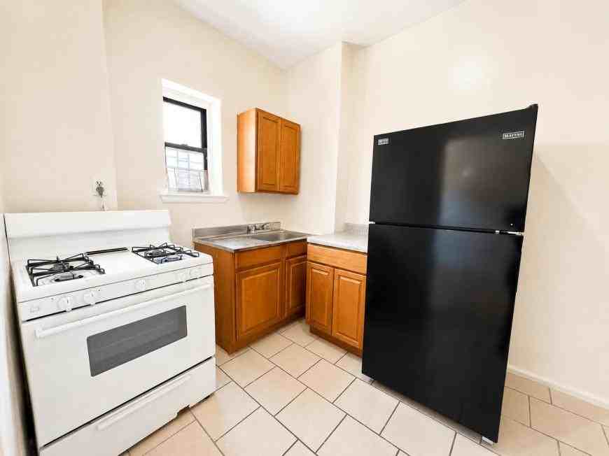 973 Aldus St - Photo 6 of 7
