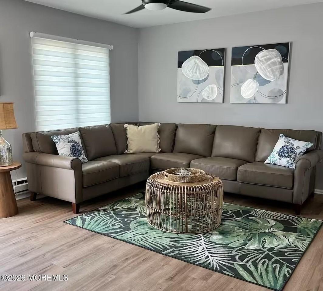 220 Catherine Ln - Photo 2 of 26