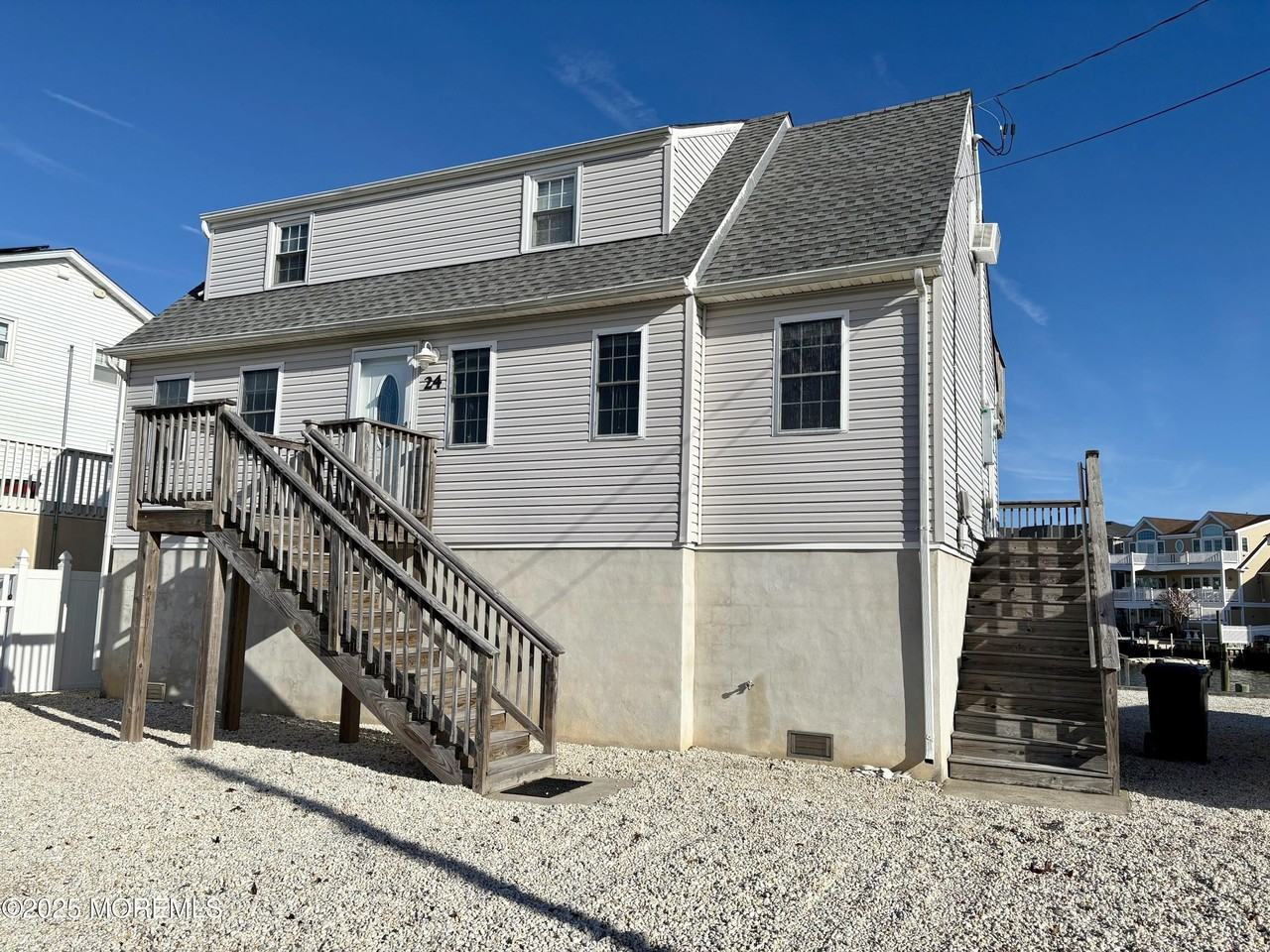 24 Richard Dr - Photo 3 of 33