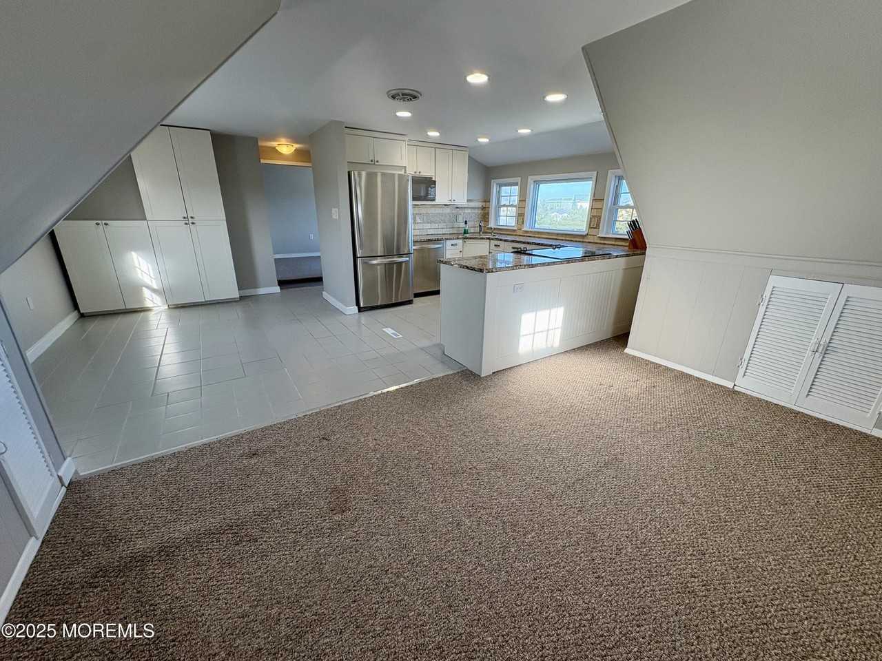 24 Richard Dr - Photo 5 of 33