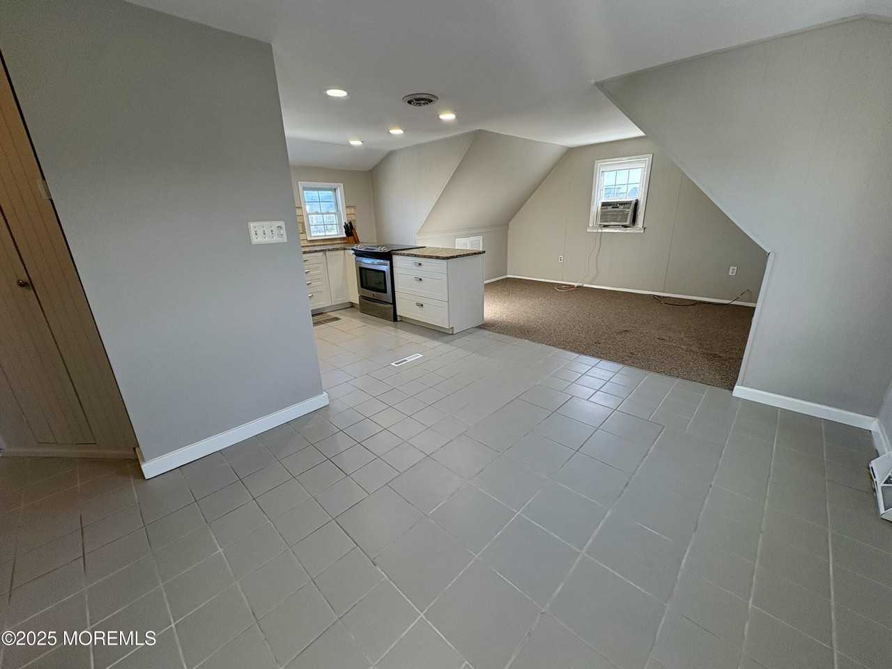 24 Richard Dr - Photo 6 of 33