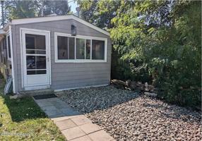 featured image of 106 6th Ave