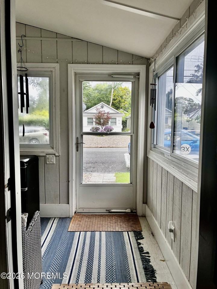 106 6th Ave - Photo 4 of 29