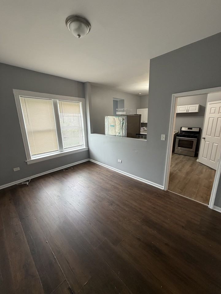 6444 S Eberhart Ave #1 - Photo 2 of 10