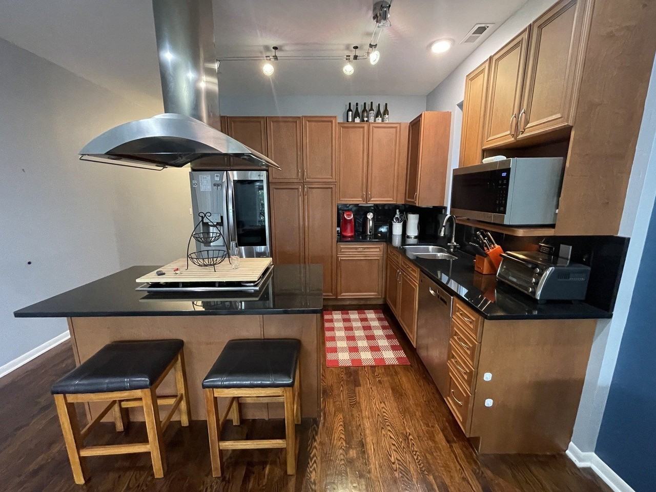 938 N Wood St #2 - Photo 6 of 20