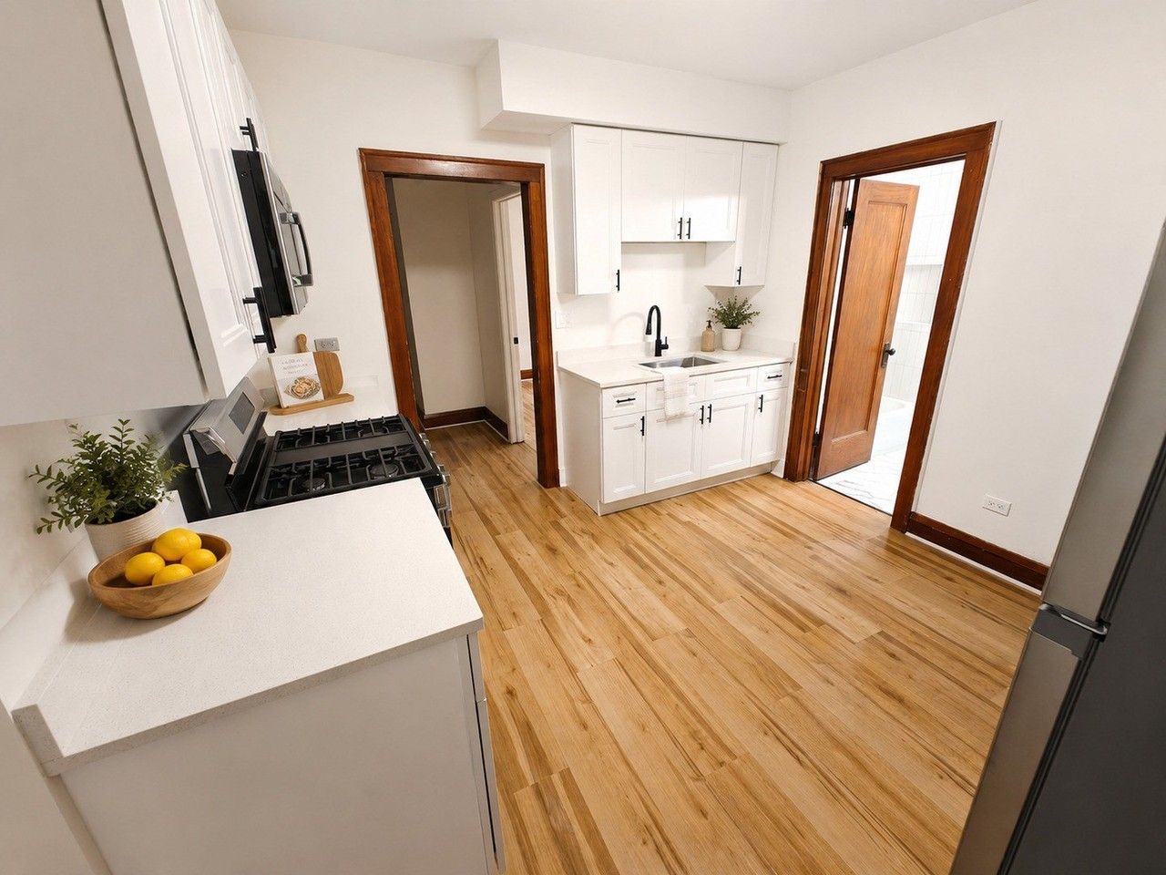 6807 S Artesian Ave #2N - Photo 7 of 18