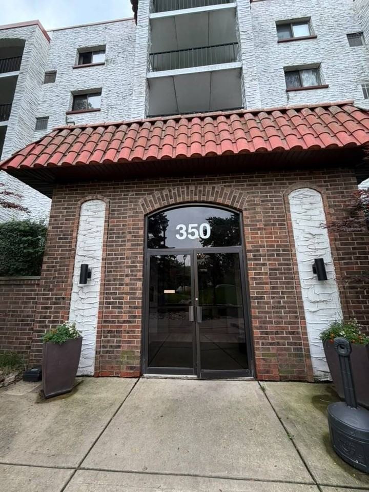 350 Plum Creek Dr #107