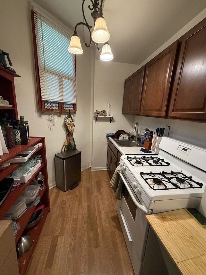 6225 N Francisco Ave #G - Photo 4 of 10