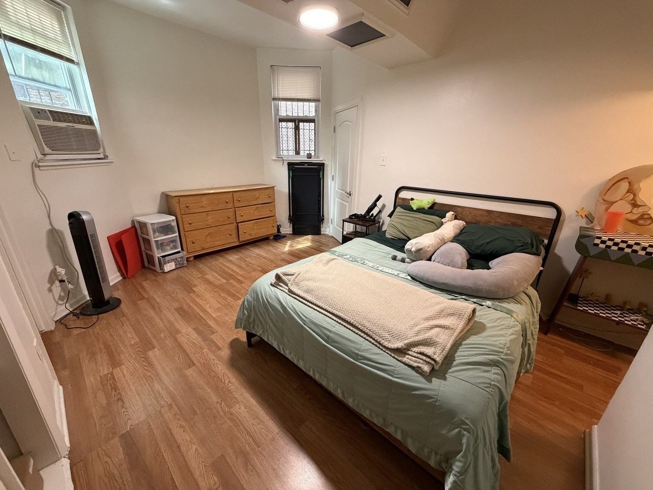 6225 N Francisco Ave #G - Photo 7 of 10