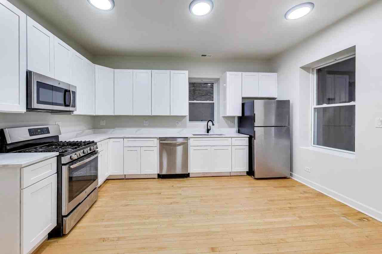 3080 N Davlin Ct #1 - Photo 4 of 10
