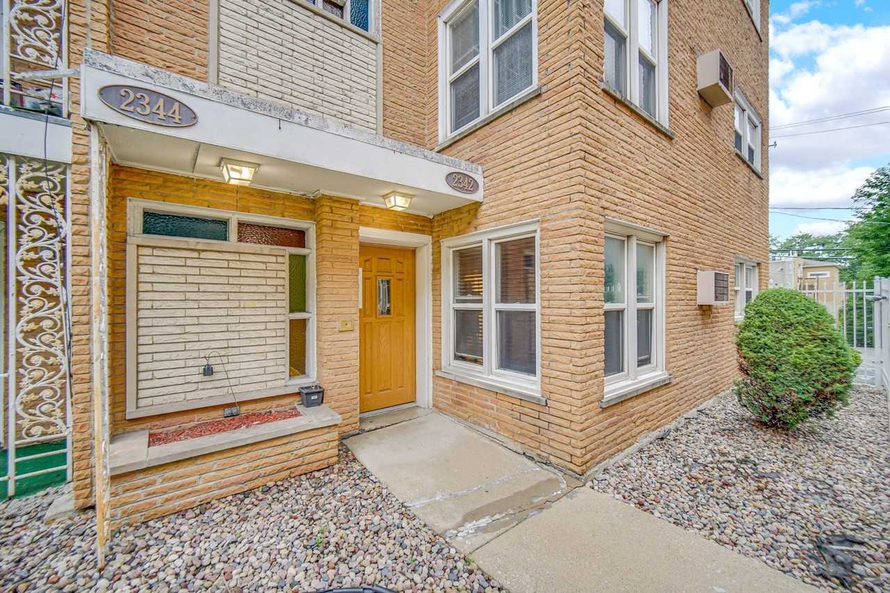 2342 W 111th St #1 - Photo 4 of 22