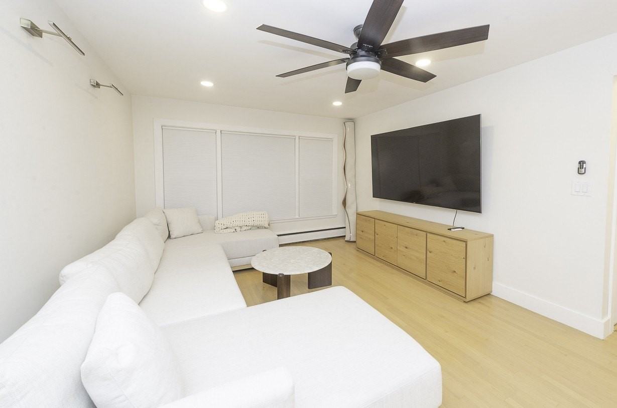 4030 N Mozart St #2N - Photo 3 of 17