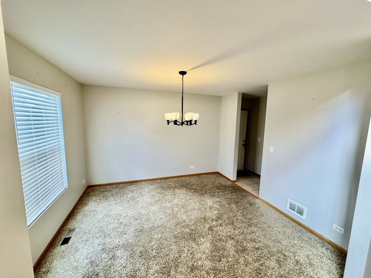 384 Horizon Ln - Photo 3 of 21