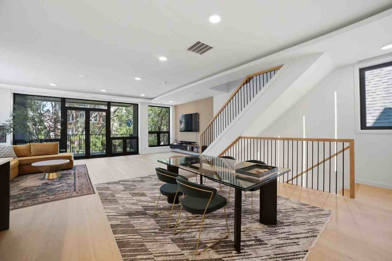 5039 N Winthrop Ave #2F - Photo 4 of 36