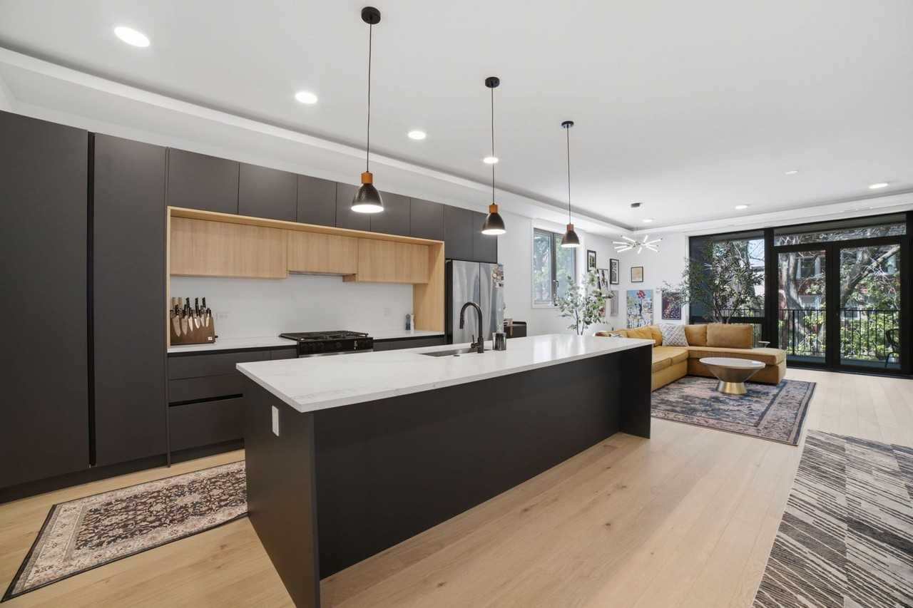 5039 N Winthrop Ave #2F - Photo 5 of 36