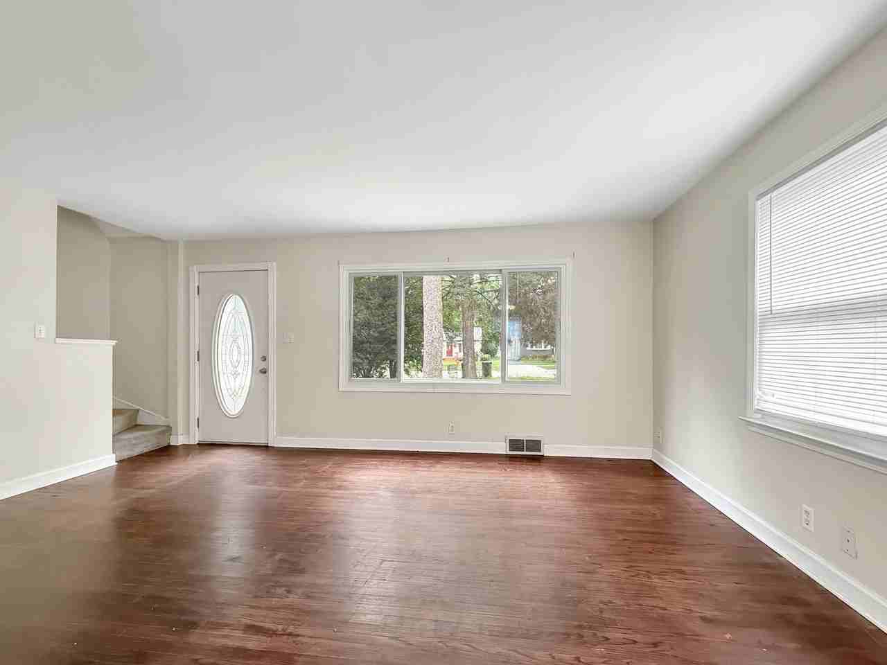 830 N Loomis St - Photo 3 of 13