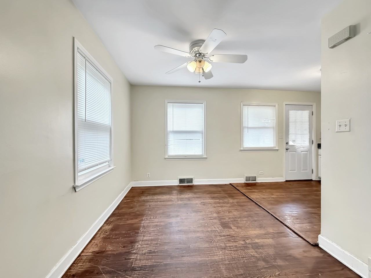 830 N Loomis St - Photo 5 of 13
