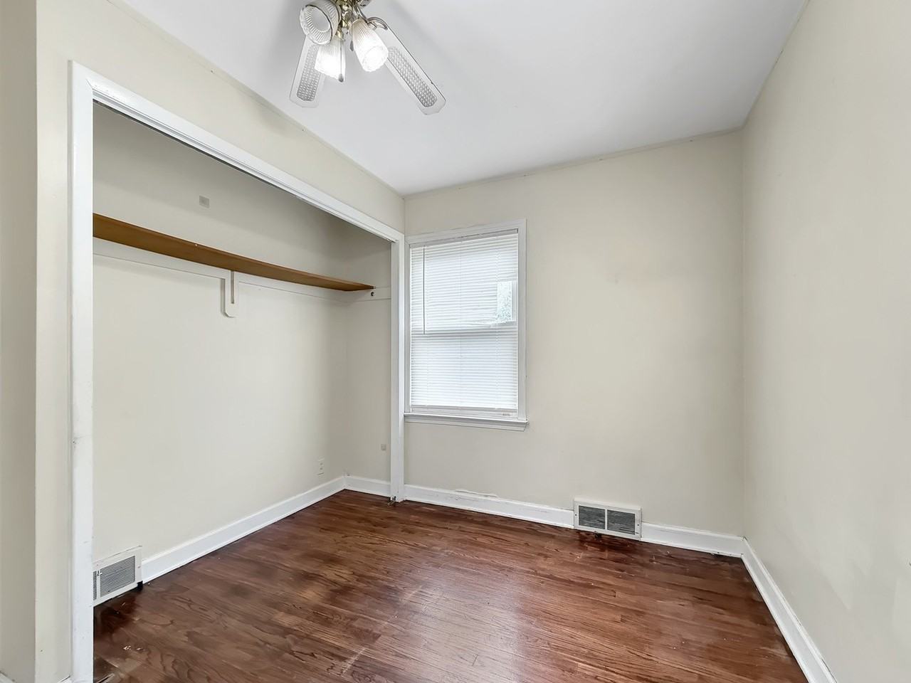 830 N Loomis St - Photo 6 of 13