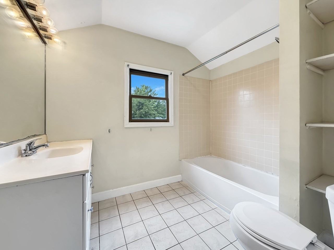 830 N Loomis St - Photo 7 of 13