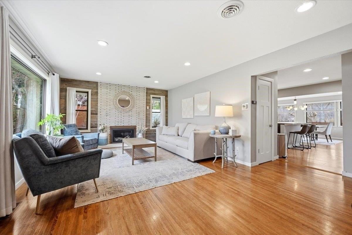 133 S 5th St - Photo 5 of 39