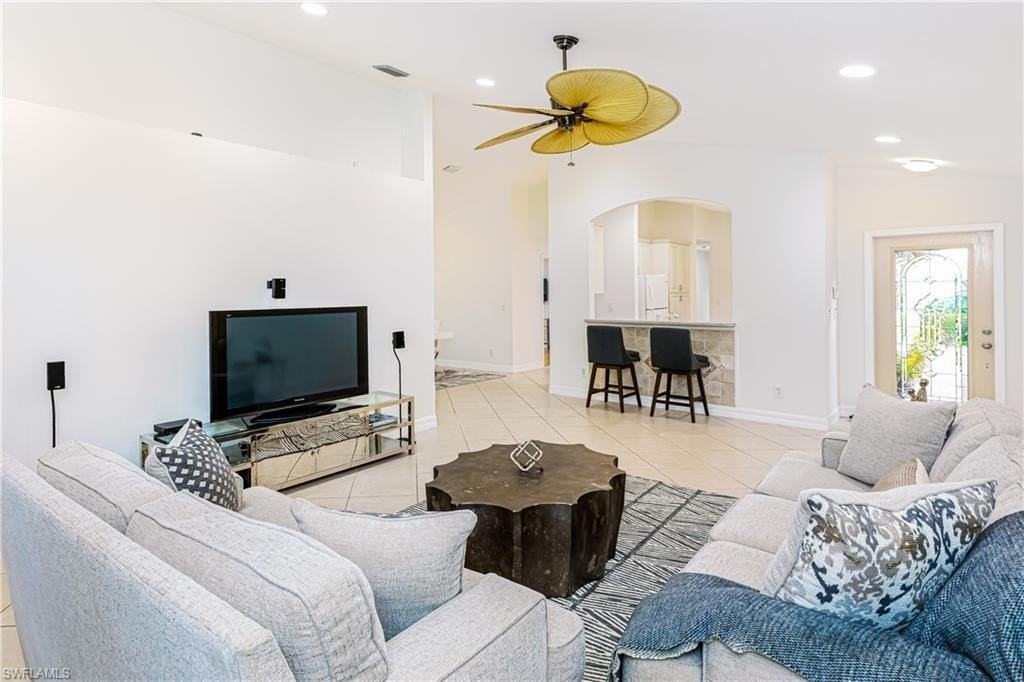 1376 Areca Cv - Photo 5 of 42
