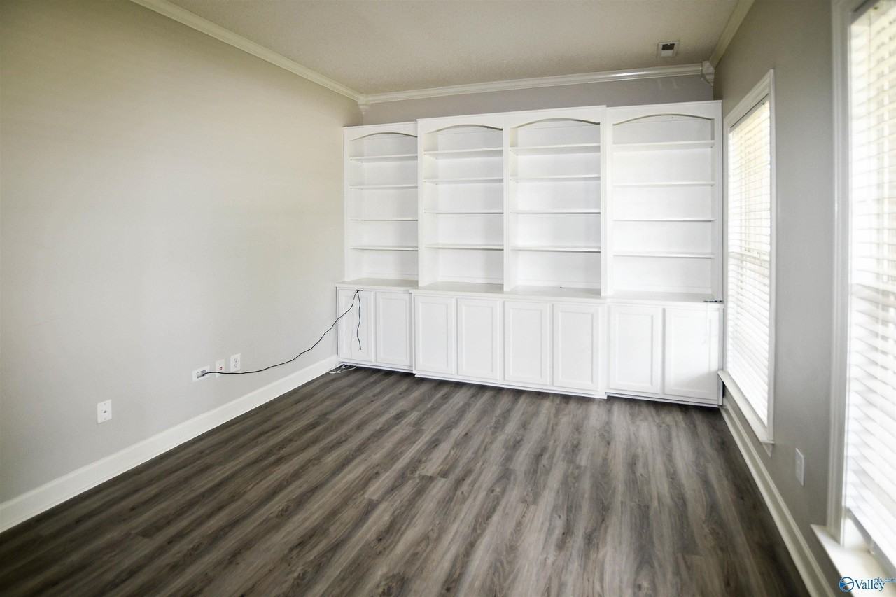 105 Knotting Pl - Photo 3 of 17