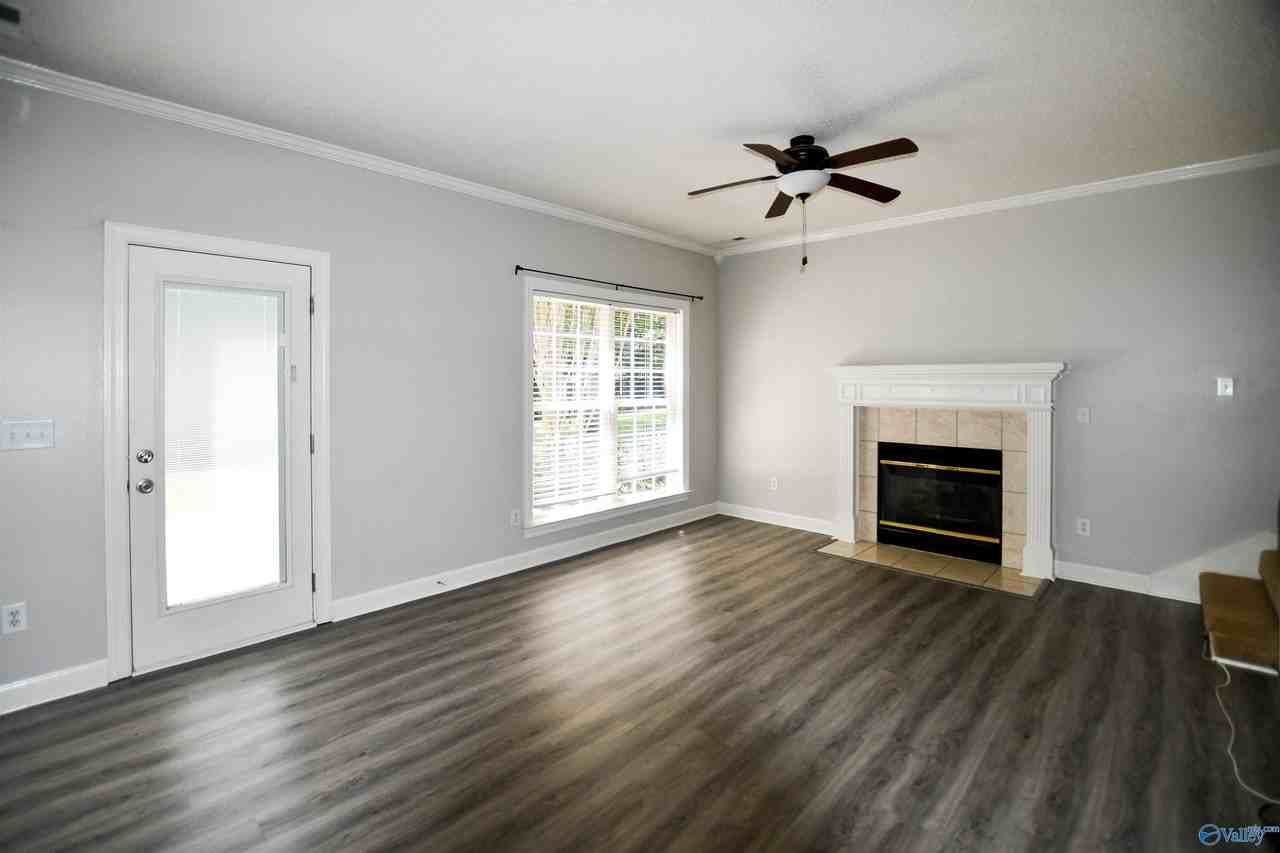 105 Knotting Pl - Photo 7 of 17
