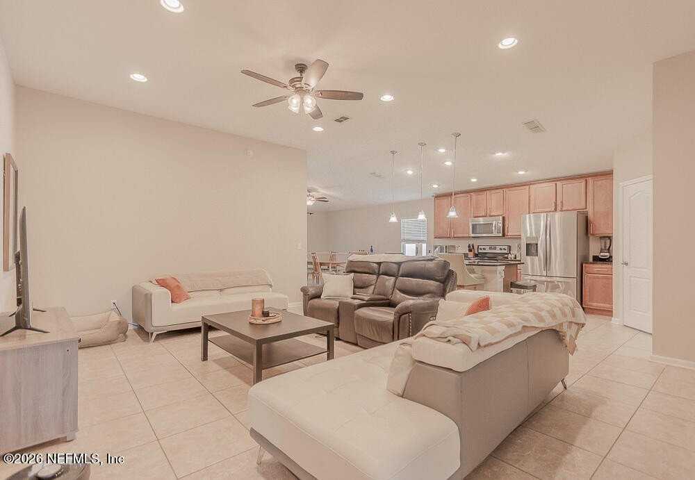 15816 Twin Creek Dr - Photo 2 of 41