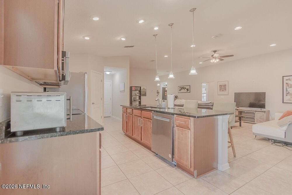 15816 Twin Creek Dr - Photo 3 of 41