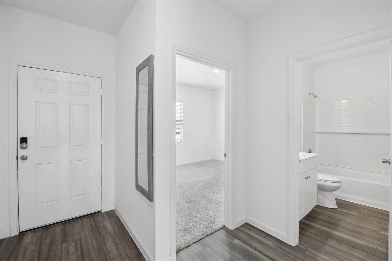 5612 Portlaw Ln - Photo 4 of 26