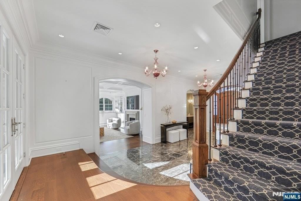 373 Hardenburgh Ave - Photo 5 of 42