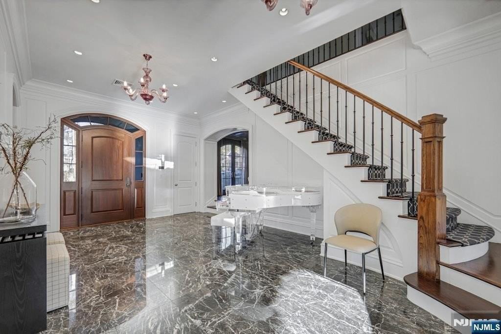 373 Hardenburgh Ave - Photo 6 of 42