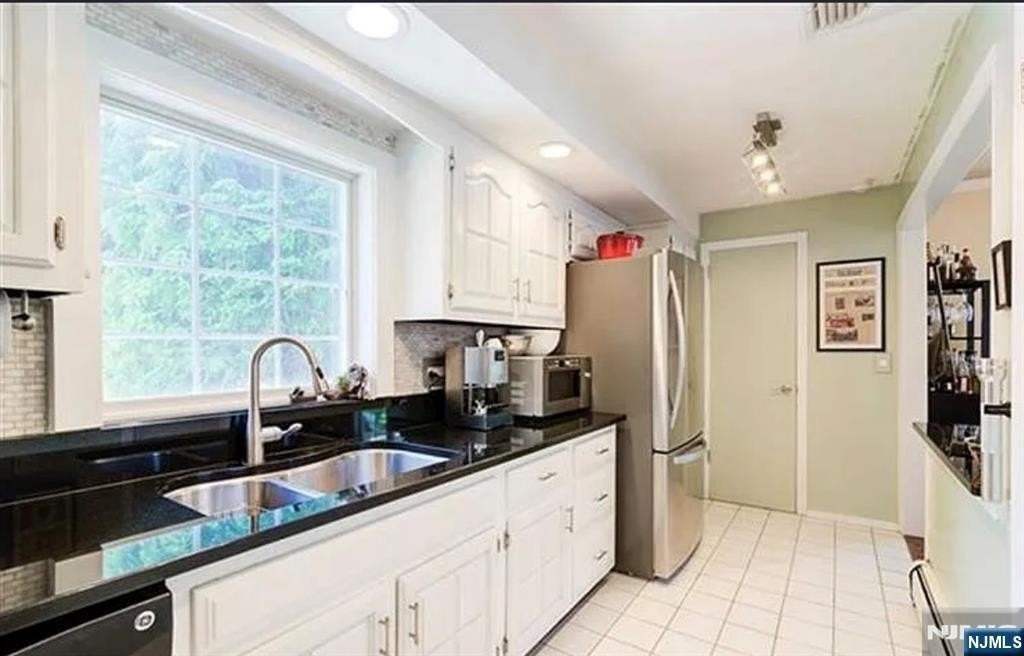 112 Tenafly Rd - Photo 2 of 17
