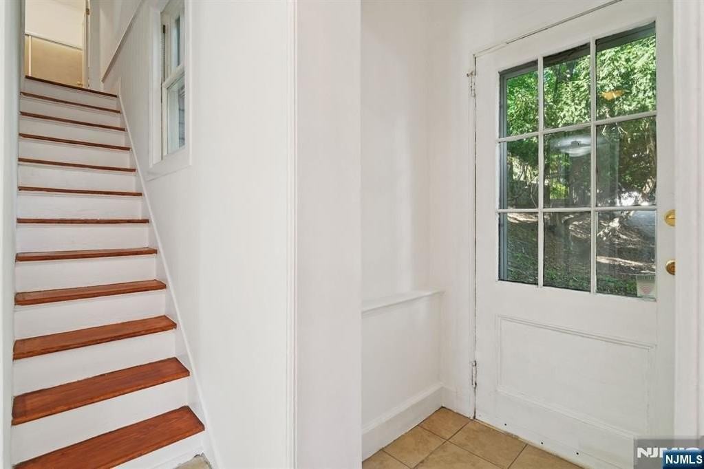 25 Prospect Ave - Photo 3 of 21