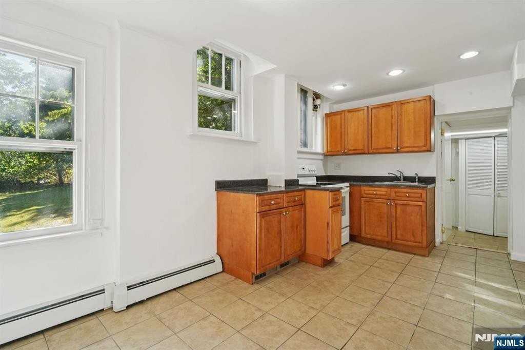 25 Prospect Ave - Photo 7 of 21
